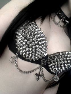 deathrock.tumblr.com