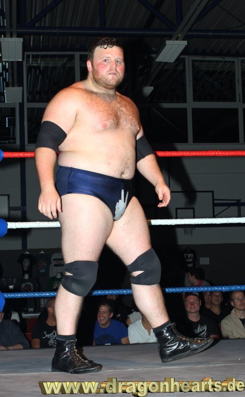 superbears:  I’M SURE THE CUTE THIC BULL LOVES THAT SUPER BUM RIMMEDmore of this