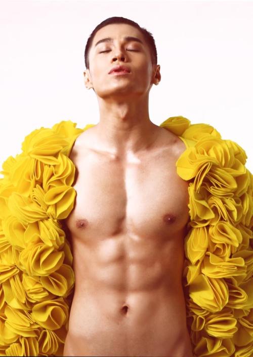singa61:  Only Asianhttp://singa61.tumblr.com/ 