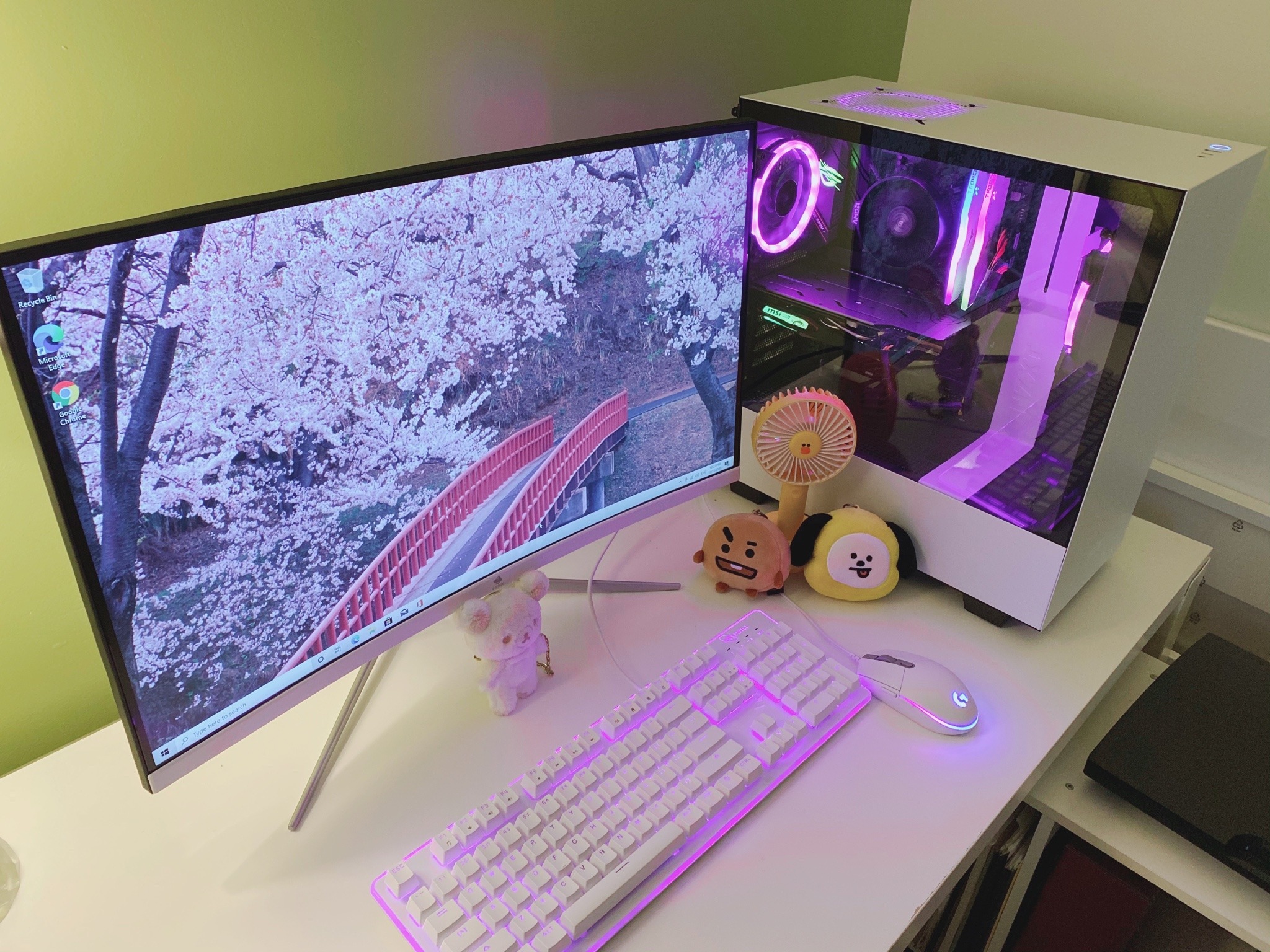 #pink gaming setup | Explore Tumblr Posts and Blogs | Tumgir