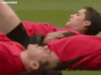VAGONETTAS — Cristiano Ronaldo mirando gif el bulto a un...