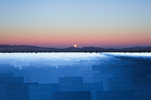 itscolossal:  A Sea of Glistening Solar Panels Photographed at the Nevada SolarReserve by Reuben Wu 