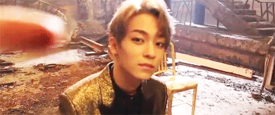 misschunsa:  A wild Changjo appears in the middle of L.Joe’s solo shot 