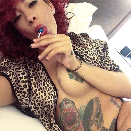 officialbeckyyrich:  Red head 🍭