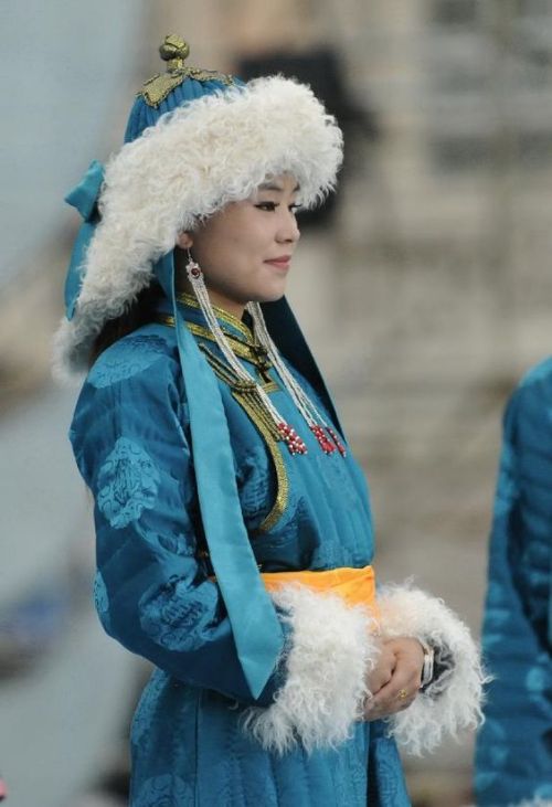 sartorialadventure:Mongolian women