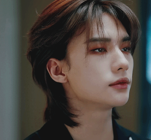 CHILL MV| HYUNJIN