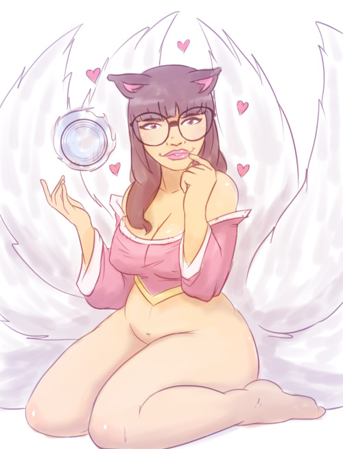 channeldulce:   Doki Doki Jennu as Ahri. Follow her curves here:  Jennu   < |D’‘‘‘‘