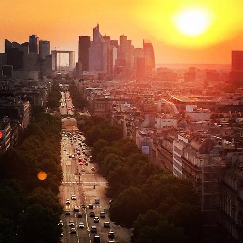 #LeDéfense #financialdisctrict #sunset&hellip; #aurevoir, Paris.&ldquo; Til next time&hellip; (at L'