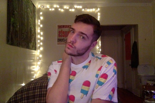 ianstagram:  Throwback to me looking approachable but concerned in this three dollar popsicle shirt