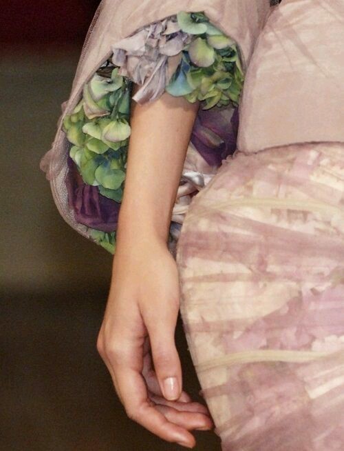 tallulahdreaming:Flower Details by Alexander Mcqueen