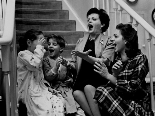 Judy Garland with her children, 1961