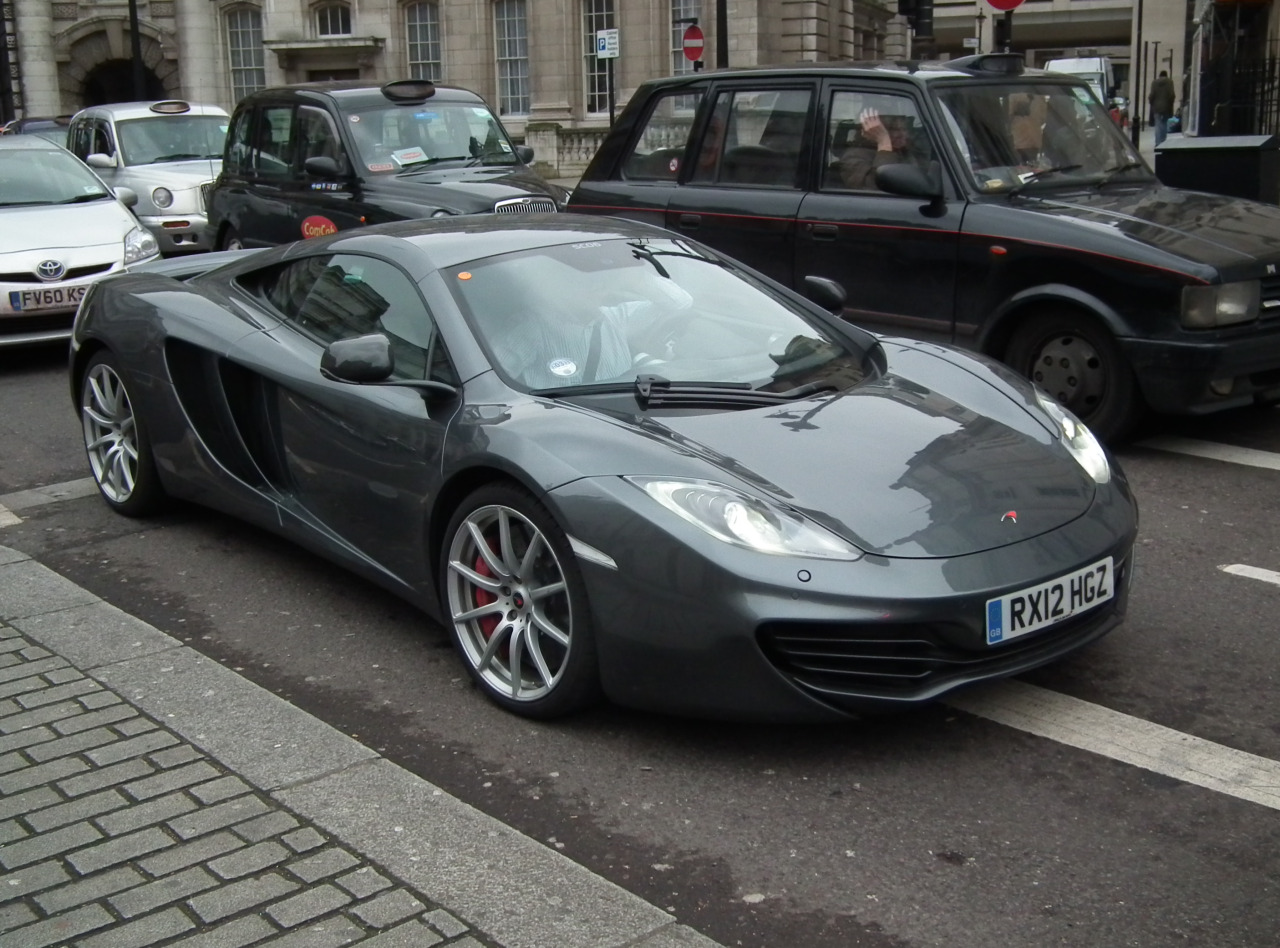 nemoi:  McLaren Mp4-12c (via kenjonbro)