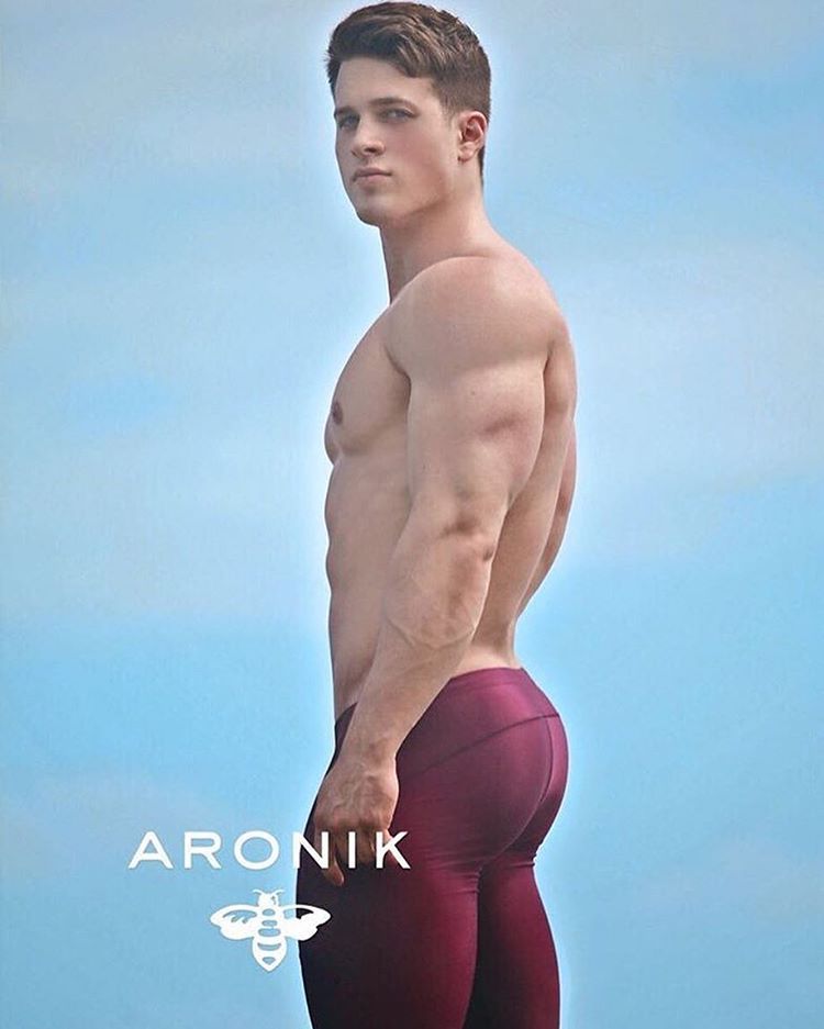 billyraysorensen:  Such a rockin’ arse, bro …