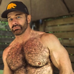 hairypo:  Woof woof daddy bear