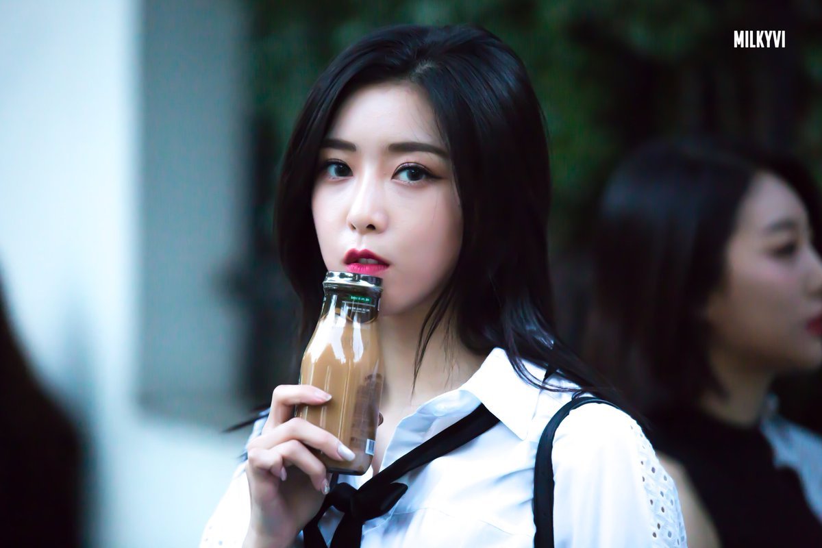 korean-dreams-girls:SeulJi (Rania) - On the way to Music Bank Pics