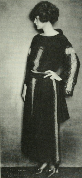 Lesbian heiress Alice DeLamar, 1925 photo by d'Ora-Benda (!), from Eva Le Gallienne: A Biography