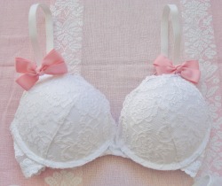 misamys:  I totally forgot I had this bra! I need to start wearing it again.