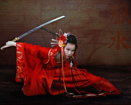 the-history-of-fighting:  Geisha Warrior