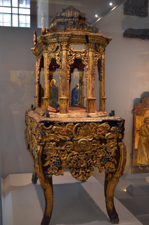 greek-museums:Museum of Agia Aikaterini, a 19th century carved wooden ciborium. 