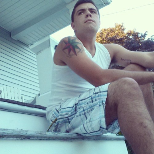 The devil went down to Georgia. And I got stuck in the southcoast. #guy #summer #nauticalink #whitebeater #stooplife