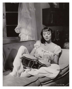 Strangedazeyage:  Carolyn Jones. 