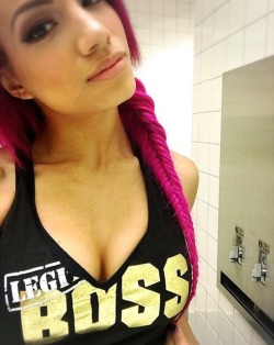 mrlex99:  unstablexbalor:  sashabankswwe: Legit Boss @wweshop   http://mrlex99.tumblr.com