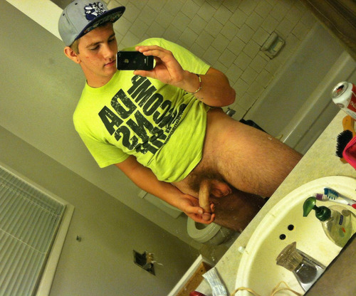 menwithcams: Young and bushy, I love it www.menwithcams.tumblr.com/ - Self Nudeswww.am