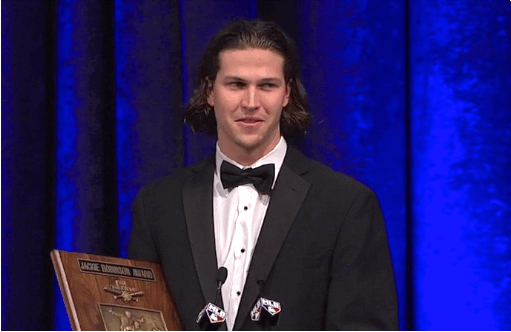 gfbaseball: Jacob De Grom accepts his Rookie of the Year award at the 2015 BBWAA dinner - January 24, 2015