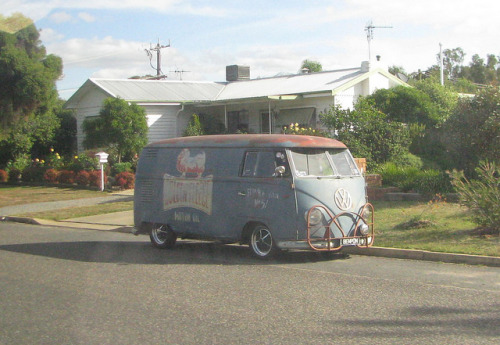 vwkombilove:  Vokswagen Kombi by FanofMuscleCars55 on Flickr.