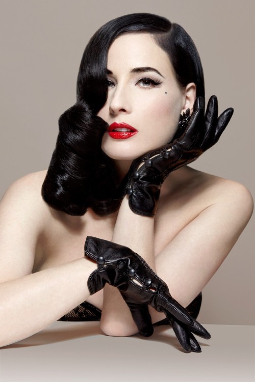 ohdita:Dita Von Teese Debut Glove Collectionhttp://justoneeye.com/designers/women-25/dita-von-teese.