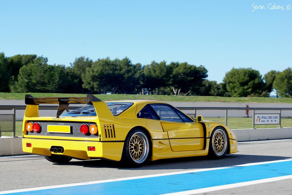 topvehicles:  Yellow Ferrari F40 Rear-end view