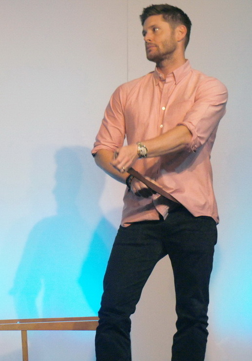 marinkaja:  Ackles, wtf are you doing? о_О      