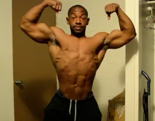 justmuscle77:  Cardell is just more than I can handle. He doesn’t show his face on his Giant penis shots, but it’s him. Big muscles, big dick. What’s not to love…  Cute brother he can get it