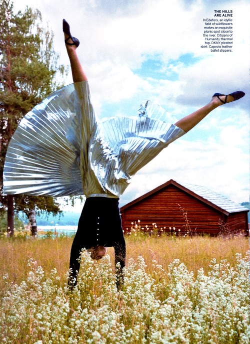 noenespanol: Karlie Kloss by Patrick Demarchelier for US VOGUE December 2014.