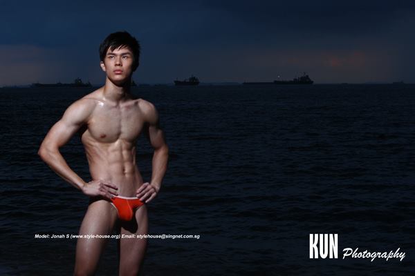 hunkxtwink:Jonah Sin - The bulge is so sinfulHunkxtwink - More in my archive