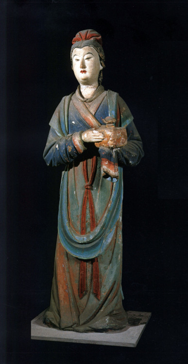 Song dynasty statues of ladies and maids