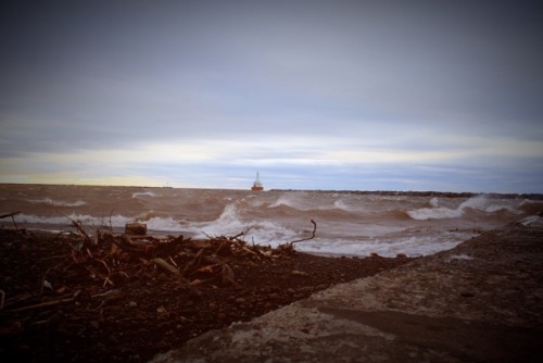 coldandpissy:  Some surfing and scenery on Superior | Taken in the Keweenaw Peninsula 