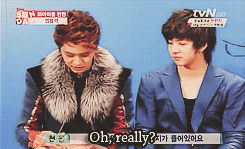 sheakaluvsjungjihoon:    Seungho meets fortune cookies for the first time •ᴥ•