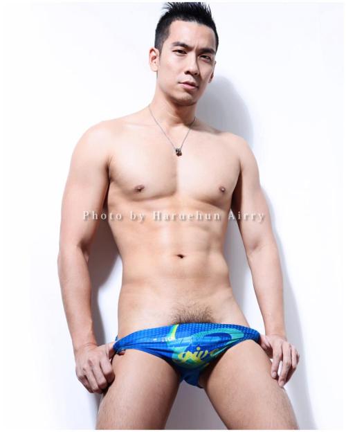 busankim:  Hot Malaysian Model SK Low Photo by Haruehun Airry  