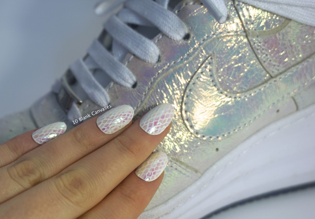 Iridescent foil nails to match my trainerswww.10blankcanvases.com/2015 ...