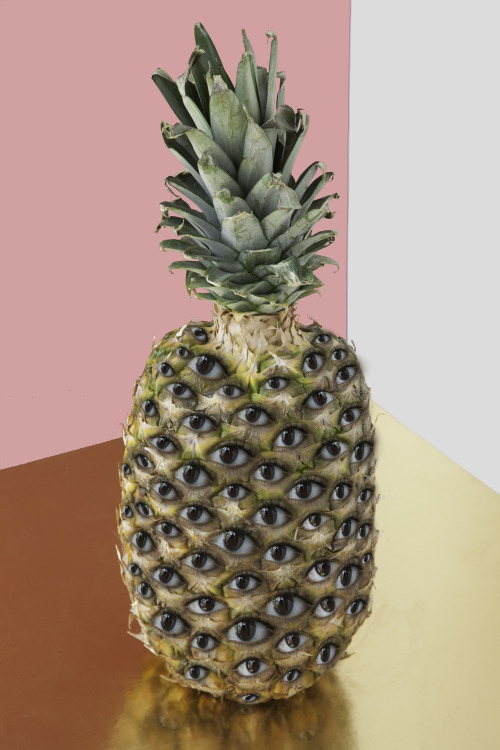 self portrait and/with pineapple, 2014