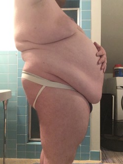 Smother-Me-In-Ur-Blubber:  All That Sexy Blubber. That Massive Gut And Those Succulent
