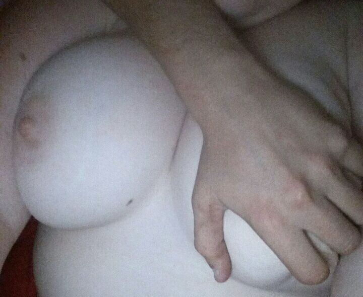 meandmygem:  When he grabs a good handfull 😍😍 -Gem💋