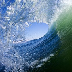 longboardsandsoftails:  Super clear water this am #njsurfphotography. Photo: Dave Nilsen