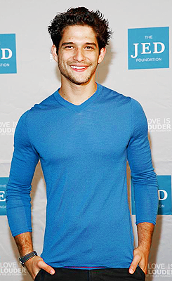 oopsyournudes:  Tyler Posey at the 2015 JED Gala.  He’s so sexy in a trashy way.