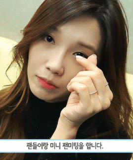 eunjieveryday:  Yeoshin sending us 💙💚💜💛