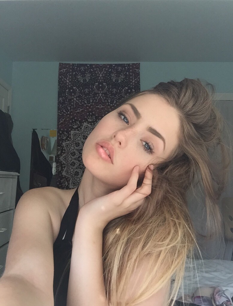 emmarainworks:  faebee:  sluttyyscorpio:  I’m wearing a bathing suit but no where