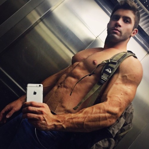 anothercuriousfratbro:  body goals.fucking adult photos