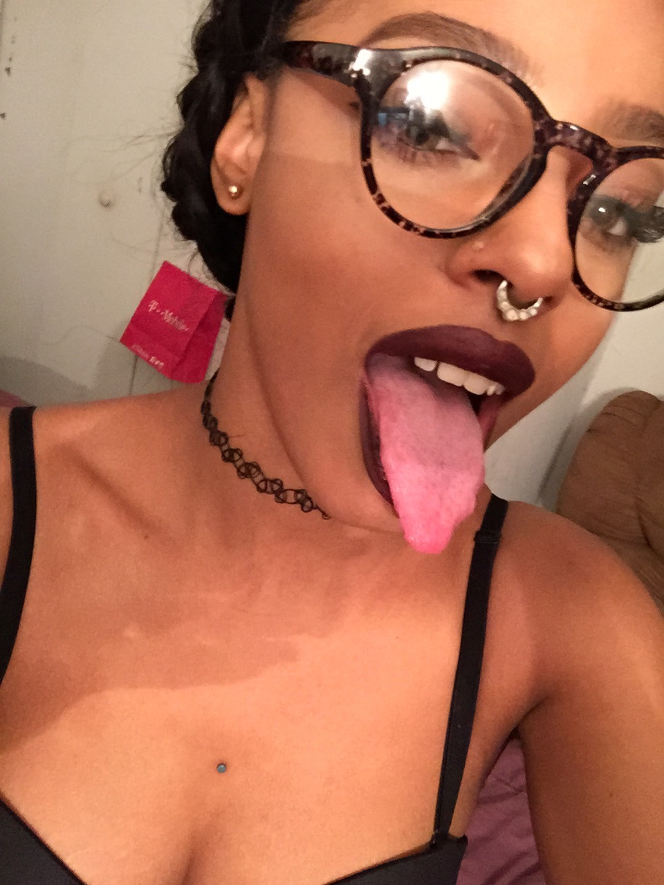 fluorescent-aura:  👅