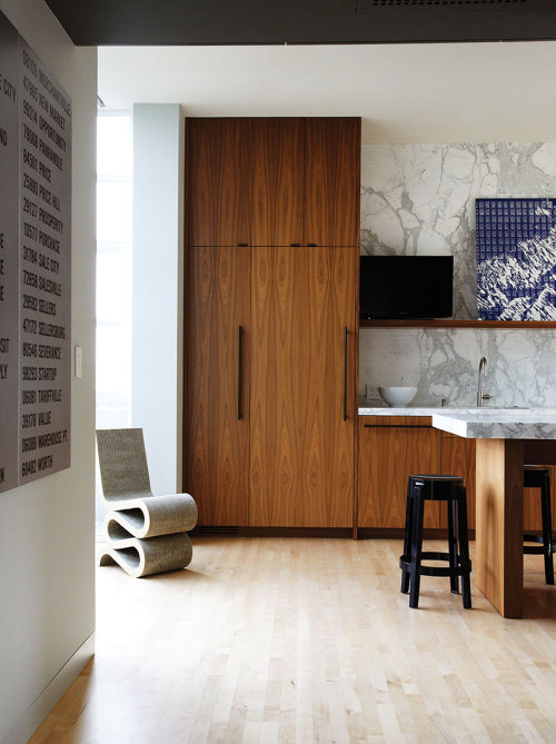 {Two kitchens for some end-of-day inspiration: one modern, and one not-so modern (but not really THA